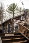 Rustic Mountain Getaway w/ Pool + Hot Tub Near Penn's Creek - Alphydda