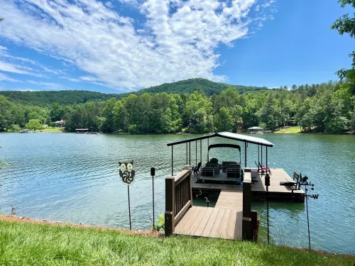 Lake Front Cabin for the PERFECT Holiday Getaway ! Pet Friendly! - balcony
