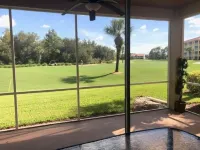 Enjoy Glen Eagle Golf and Country Club 5 min to beaches and downtown Naples