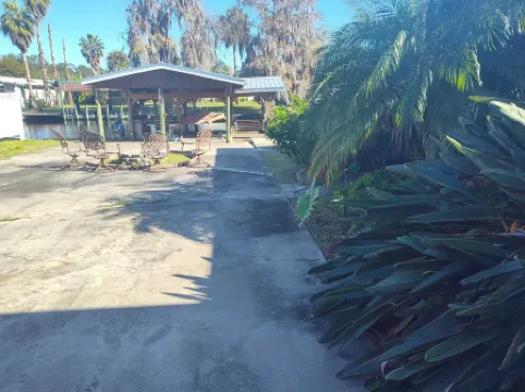 Unbeatable Waterfront Deal: Special Offers on 4Br Luxury Canal Retreat