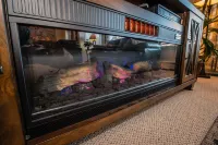 Close To All Amenities. Professionally Decorated And Cleaned. Quiet.
