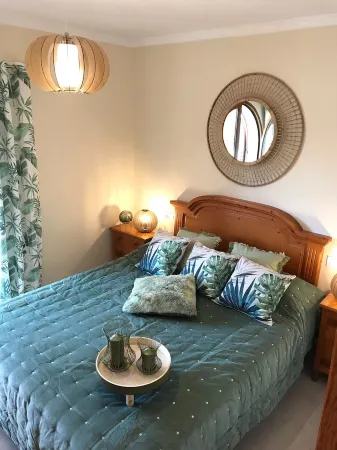 1ªLínie! Right on the beach, sea views, pool, climate, WIFI