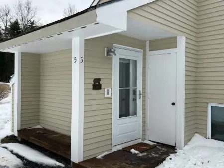 Bear Chase Bungalow - Sleeps 6. Close to Hiking, Biking, Golf and More! Отели в г. Торнтон