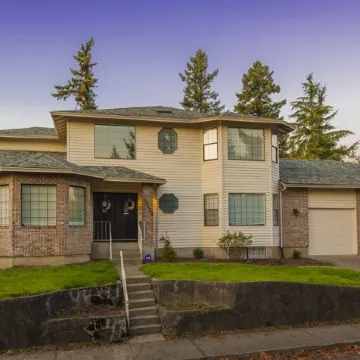 Spacious 5,000+ sq ft house, Close to PDX Airport