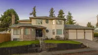 Spacious 5,000+ sq ft house, Close to PDX Airport