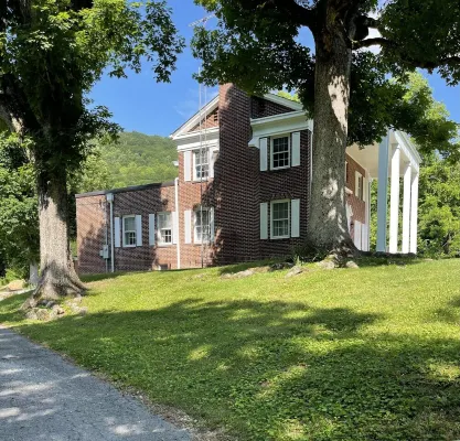 Ramblin Rose access Brimstone Rec, Brushy Mtn St Pen, Hist Scott CoJail, BSFNRRA