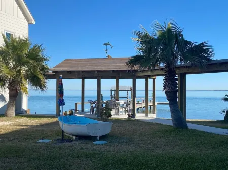 Aransas Channel Dock & Fishing Pier on Harbor Island