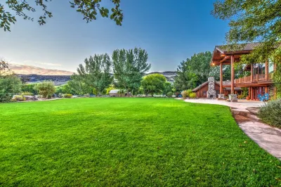 Working Ranch Cabin Getaway with Pool and Spa