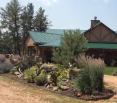 Forest Estate Guest Quarters-Seclusion- Just Minutes from Town - 4-Star