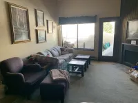 1 bedroom + loft bedroom just off Giant Steps lift