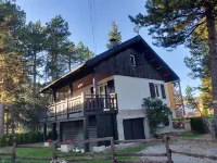 Luxurious Chalet in a Quiet and Ideal Location - Classified