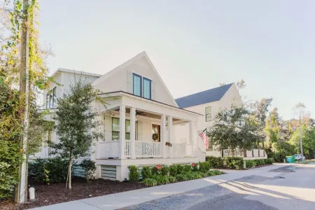 Old Town Beaches and Birdies House