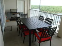 9104 Towers, Fantastic Lake Views! Quiet! Elevators, Indoor/Outdoor Pools. Wifi