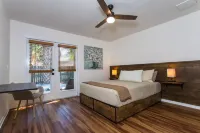 Pet-Friendly, Contemporary Home ✨5 min to Downtown✨