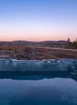 The Red Earth Palace Retreat - Private Natural Hot Spring Access - Villas