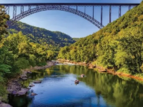 Rustic Cabin minutes from New River Gorge National Park and downtown Oak Hill. Hotels in Plateau