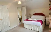 Rosie's Holiday Cottage in North Devon With Indoor Heated Swimming Pool