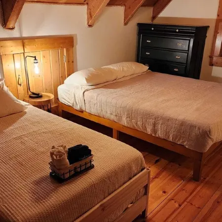 Cozy, family friendly country Side Cabin 15 Min to the Ark Encounter w/fire pit