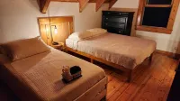 Cozy, family friendly country Side Cabin 15 Min to the Ark Encounter w/fire pit