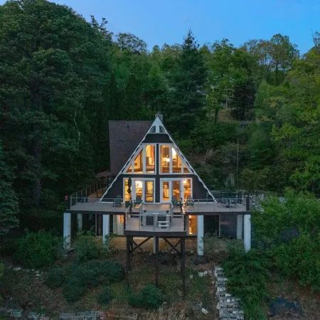 Cozy A-Frame w/ Amazing Views, Hot Tub, Game Room, Near Burnsvillle and Marion