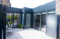 Gillespie House Stunning Architect designed house near Kings Theatre Hotels in Merchiston