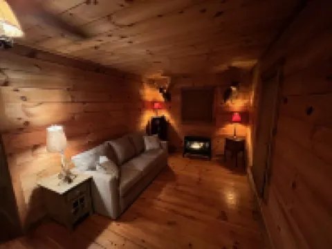 C & D Trivette's Cozy Cabin