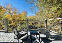 Classic Romantic Creek View D/T Cottage~ Walk to Town & at ~Relax on the Porch