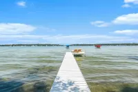 Amazing Lake House - beautiful clear lake - 2 hours from Chicago!