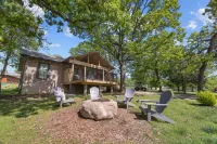 Resort Cabin w/ Firepit, Spacious Deck & Outdoor TV - 2 Miles to SDC