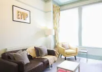 Classic 2 bedroom apartment