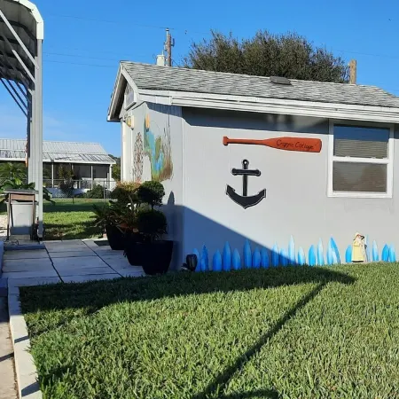 Tiny House Couples Retreat Lake Okeechobee