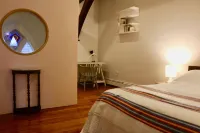 Historic Church Home in Woodstock/Saugerties 스피드웨이 주변 호텔