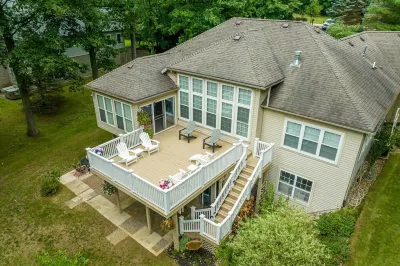 Golf RetreatCanadian Lakes sleeps 10