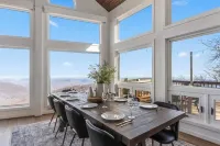 Designer Home w/ Incredible Views, Sleeps 16
