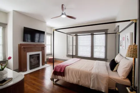 Elegant Historic Home Downtown For Groups Отели рядом с достопримечательностью «Вулкан Парк энд Музеум»