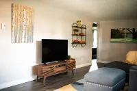 Lincoln House.  Short distance from Lake Michigan and downtown