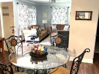 David's Place, Relaxing, calm 3 bedroom 2 full baths in a quiet neighborhood. Hotels in Monroe