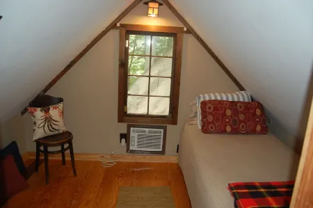 Rustic Mountain Retreat-Bear Paw