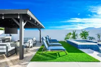 Ultimate Retreat w/ Game Room, Pool & Spa! Close to Festivals!