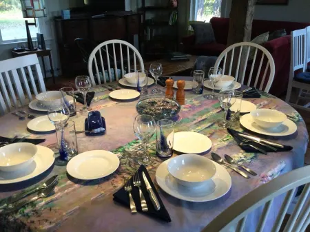 Classic, cozy farmhouse in the 4 season playground of VT's prettiest town! Отели рядом с достопримечательностью «AT trailhead Woodstock VT»