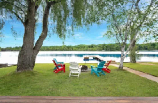 Clam Lake Waterfront Cottage