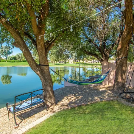 Lakefront!Free Heated Pool,Spa. Boat, Kayak. EV Charger. Ocotillo Chandler.