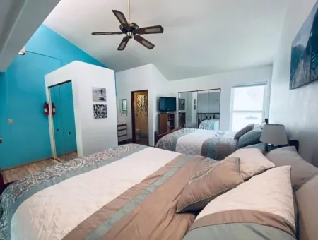 #20 Condo near large pool & shuttle to Gorge Amp-book separately