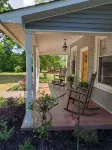 Circle E,Lake,Caverns,Sewanee &Jack Daniel’s Close by with a Jacuzzi Waiting