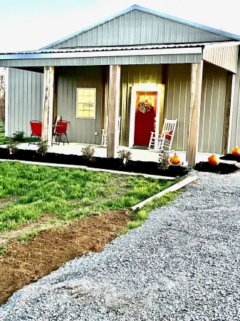 Countryside Inn, Located 9 mi. from the Ark Encounter-Fire pit and Barn games🐮🐮