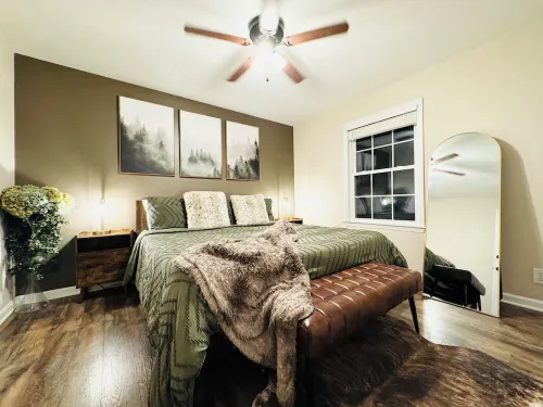 The Ravine • Hot Tub Forest Escape, Epic Gameroom, Fast Wifi & Pet Friendly