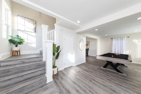 *LUXE Utopia w/Parking | Near LAX & Sofi/Forum* Отели рядом с достопримечательностью «Южный Лос-Анджелес»