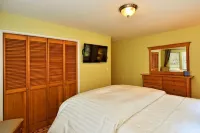 FABULOUS 2BD CONDO - AC - PRIVATE DECK WITH VIEW - 5 STAR RATINGS