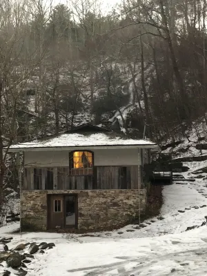 PRIVATE 150FT WATERFALL RIGHT OFF DECK! Rustic, Asian inspired.