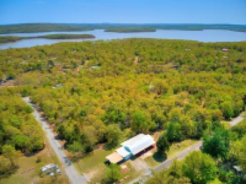 Juniper Cabin--wildlife w/ serene patio and outdoor experience--30/50 amp hookup